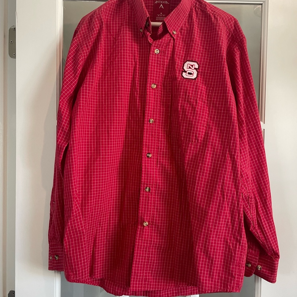 Antigua NC State Wolfpack Red Casual Button Down Shirt